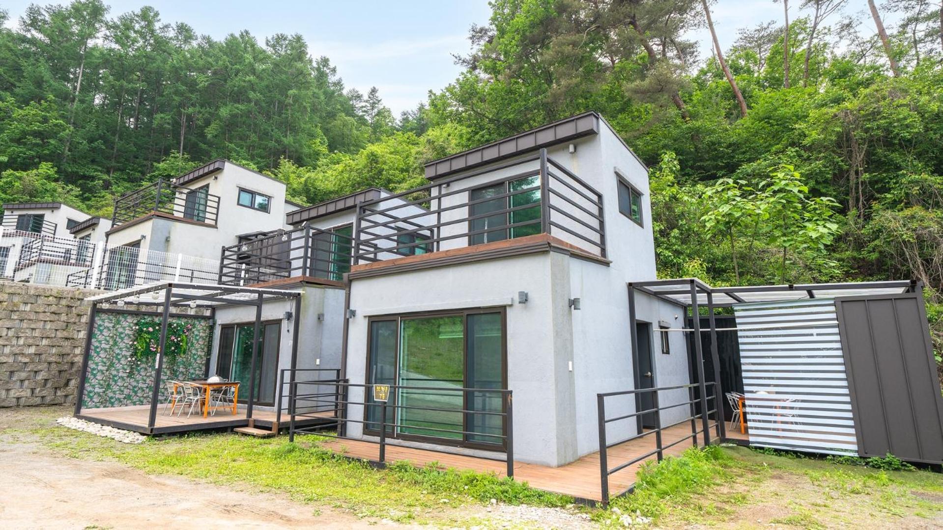 Hongcheon Stone Brown Pension Rum bild